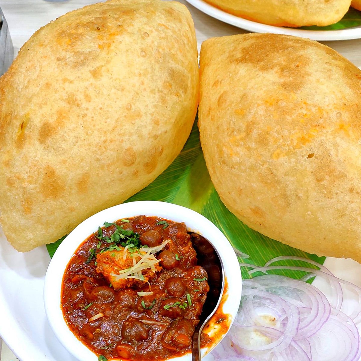 CHOLLE BHATURE