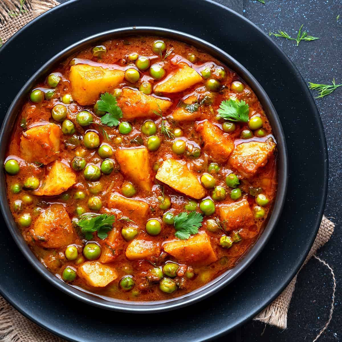 ALOO MUTTER